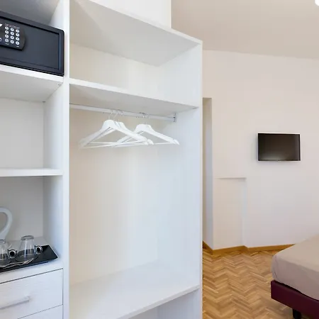 Πανσιόν Dolce Luxury 2*