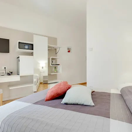 Πανσιόν Dolce Luxury 2*