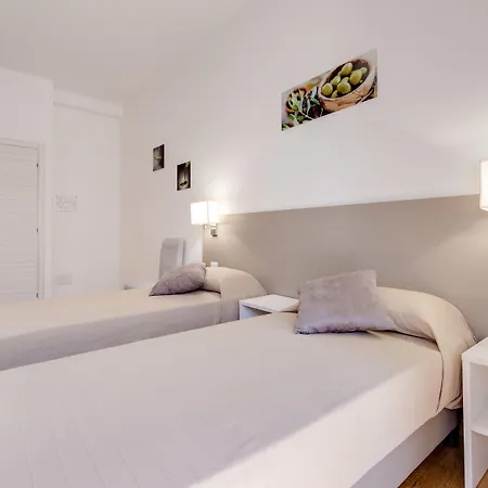 Dolce Luxury בית הארחה 4*