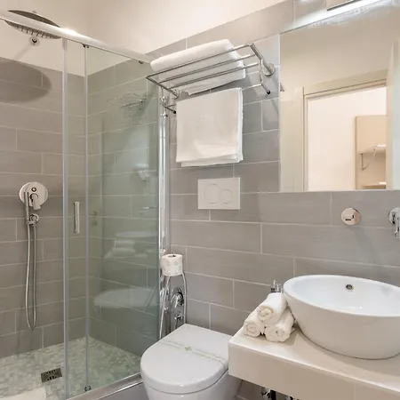Dolce Luxury Pensión 4*
